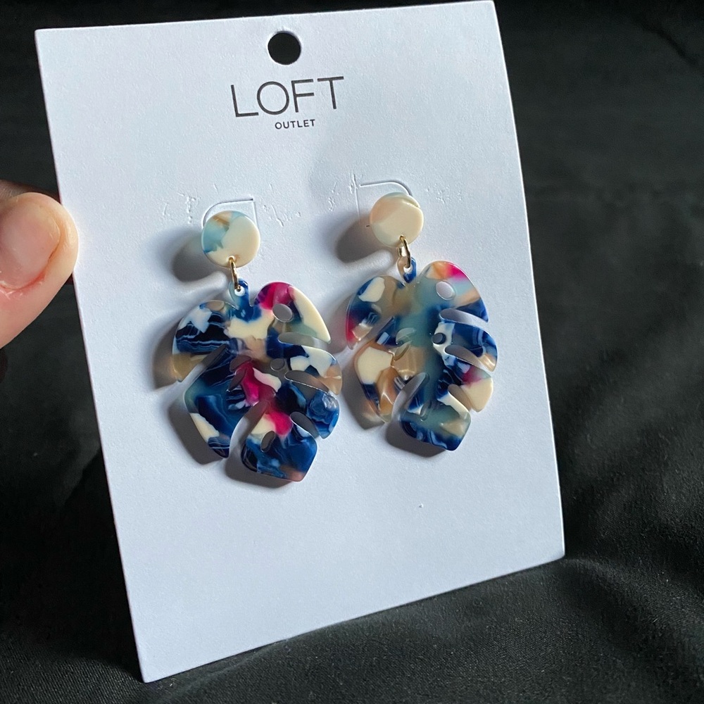 NWT leaf shaped multicolor patterned chic LOFT earrings